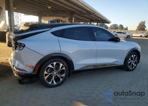 2022 Ford Mustang Mach-E Premium z USA, uszkodzony, nr VIN 3FMTK3SU7NMA38012